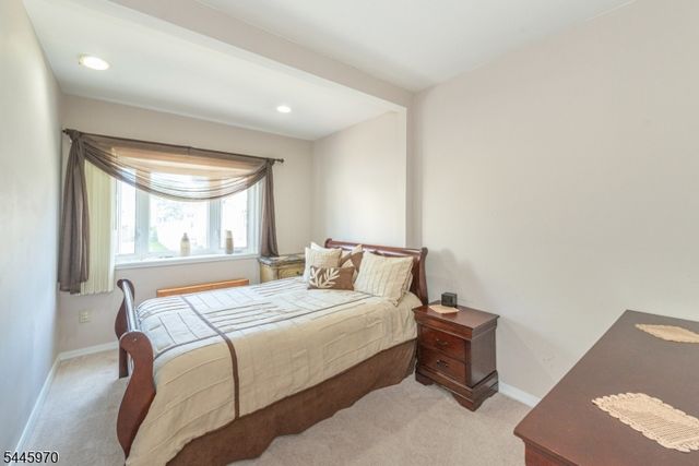 31 Zeliff Ave, Little Falls Twp., NJ 07424