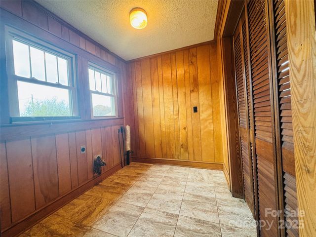 9143 S NC Highway 150 Highway, Linwood, NC 27299