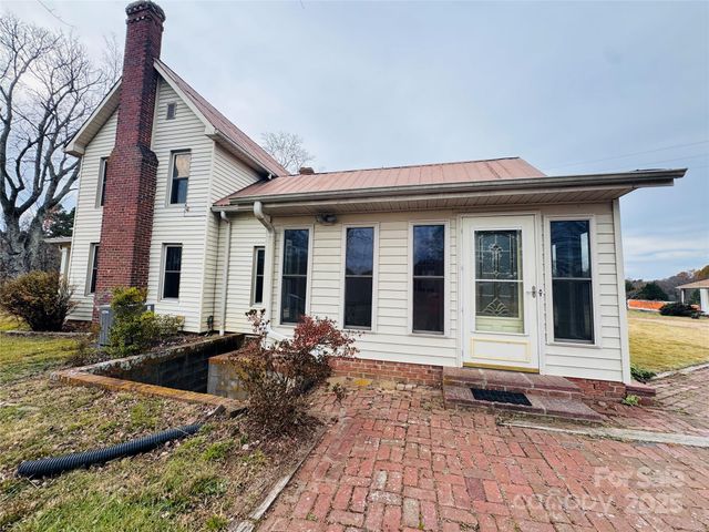 9143 S NC Highway 150 Highway, Linwood, NC 27299