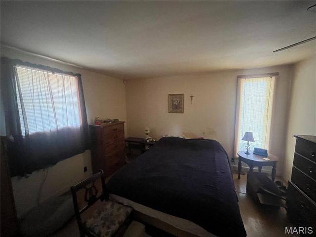 4462 N Virginia Mines Road, St Clair, MO 63077