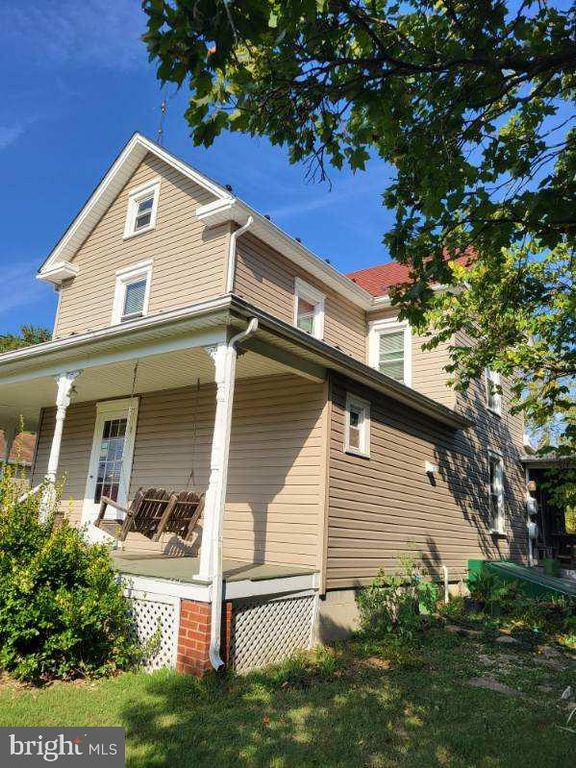 9157 WILLIAMSPORT PIKE, Falling Waters, WV 25419