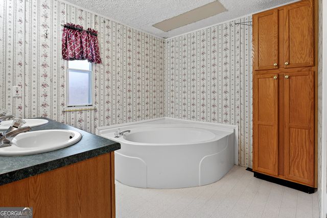 1907 Rocky Bottom Road, The Rock, GA 30285