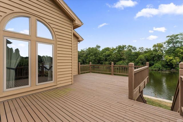 809 Bittersweet Cove Drive, Mishawaka, IN 46544