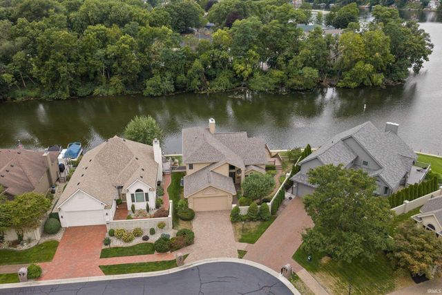 809 Bittersweet Cove Drive, Mishawaka, IN 46544