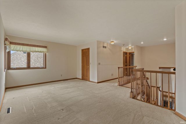 809 Bittersweet Cove Drive, Mishawaka, IN 46544