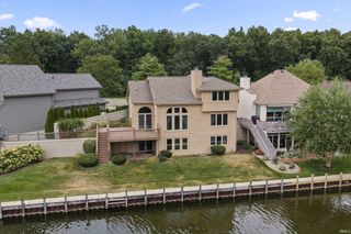 809 Bittersweet Cove Drive, Mishawaka, IN 46544