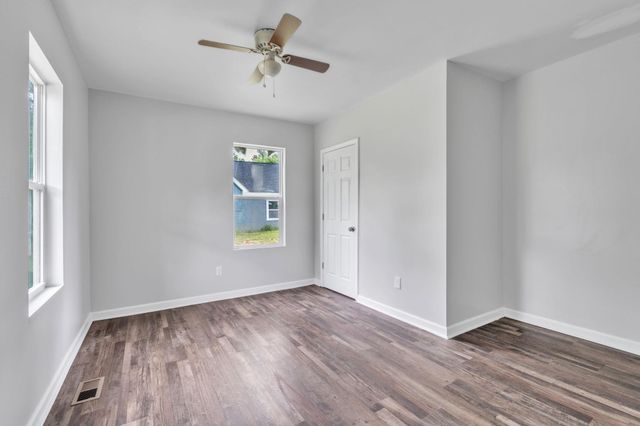 945 S Irwin Avenue, Spartanburg, SC 29306