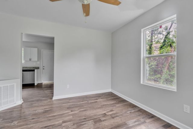 945 S Irwin Avenue, Spartanburg, SC 29306