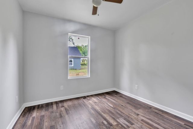945 S Irwin Avenue, Spartanburg, SC 29306