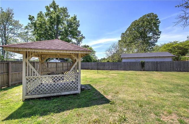 21 Sandy Beach Terrace NW, Rome, GA 30165