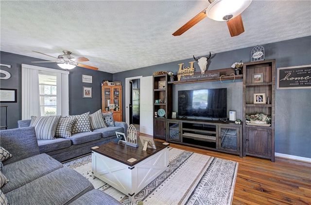 21 Sandy Beach Terrace NW, Rome, GA 30165