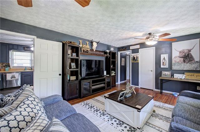 21 Sandy Beach Terrace NW, Rome, GA 30165