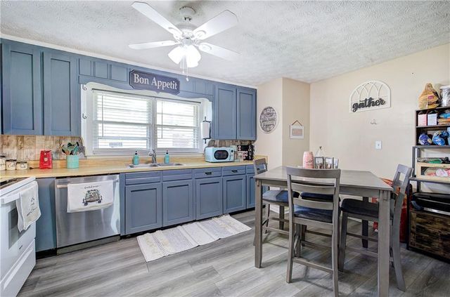 21 Sandy Beach Terrace NW, Rome, GA 30165