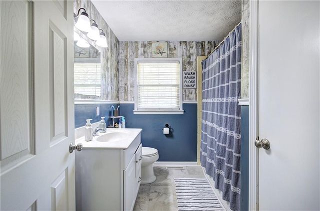 21 Sandy Beach Terrace NW, Rome, GA 30165