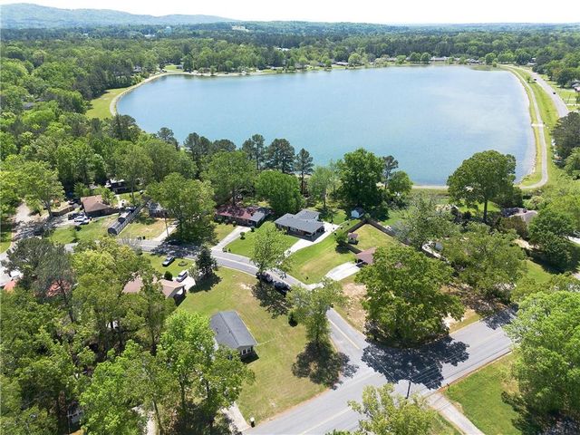 21 Sandy Beach Terrace NW, Rome, GA 30165