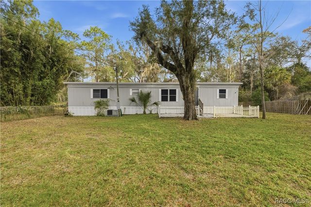 11421 W Red Pine Court, Crystal River, FL 34428