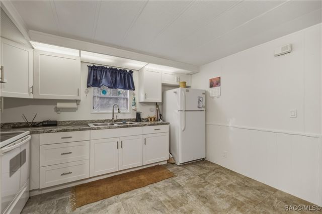 11421 W Red Pine Court, Crystal River, FL 34428