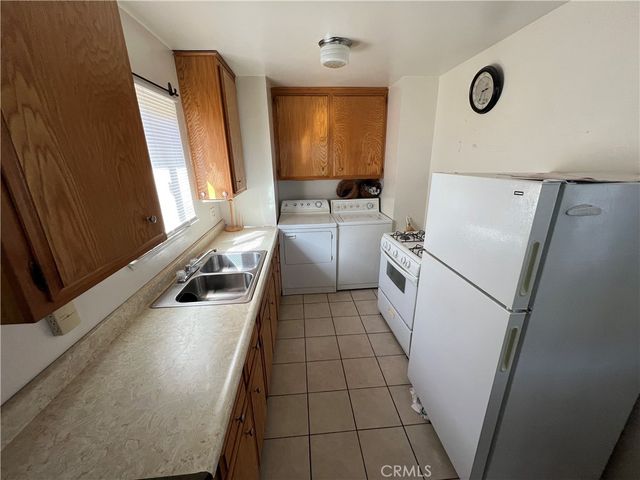 16289 Vine, Hesperia, CA 92345