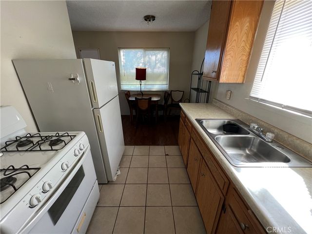 16289 Vine, Hesperia, CA 92345