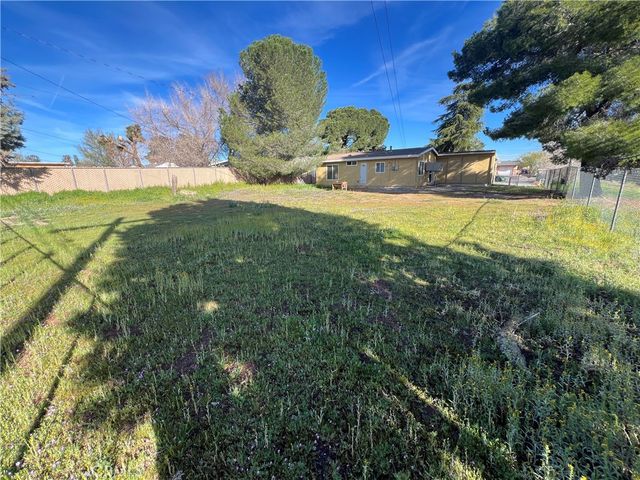 16289 Vine, Hesperia, CA 92345