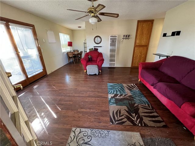 16289 Vine, Hesperia, CA 92345