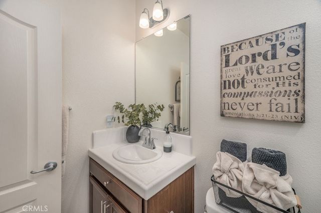 869 Grace Drive, Los Banos, CA 93635