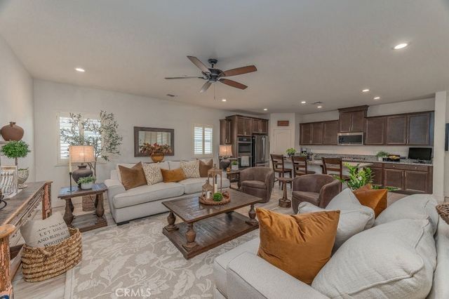 869 Grace Drive, Los Banos, CA 93635