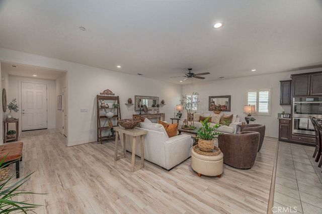 869 Grace Drive, Los Banos, CA 93635