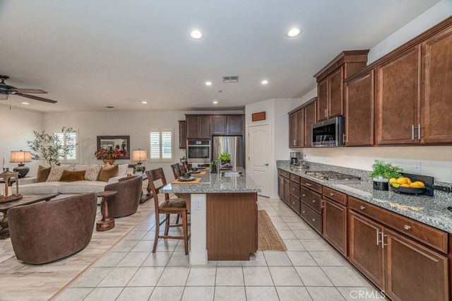 869 Grace Drive, Los Banos, CA 93635