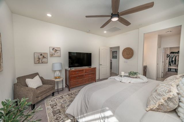 869 Grace Drive, Los Banos, CA 93635