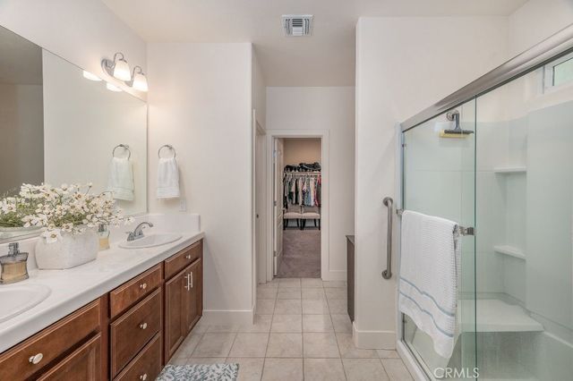 869 Grace Drive, Los Banos, CA 93635