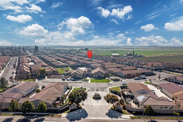 869 Grace Drive, Los Banos, CA 93635