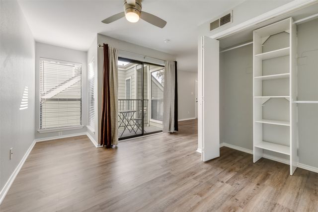 3101 Sondra Drive 302, Fort Worth, TX 76107