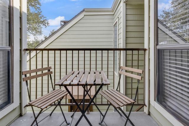 3101 Sondra Drive 302, Fort Worth, TX 76107