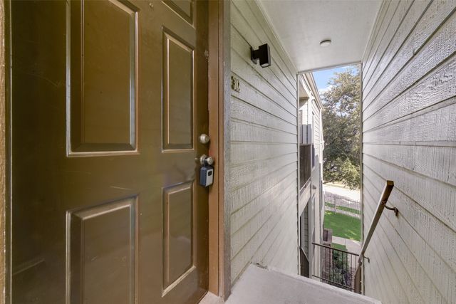 3101 Sondra Drive 302, Fort Worth, TX 76107