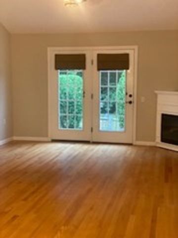 91 Country Squire Rd 91, Uxbridge, MA 01569