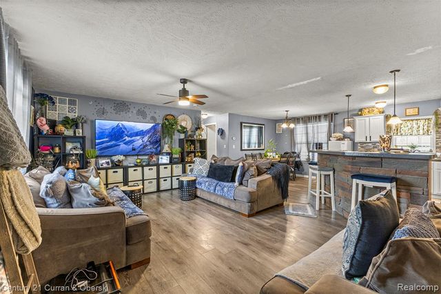 24702 Manchester, Flat Rock, MI 48134