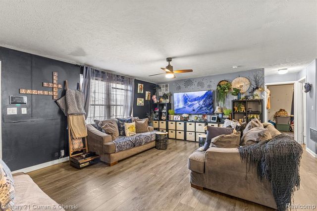 24702 Manchester, Flat Rock, MI 48134