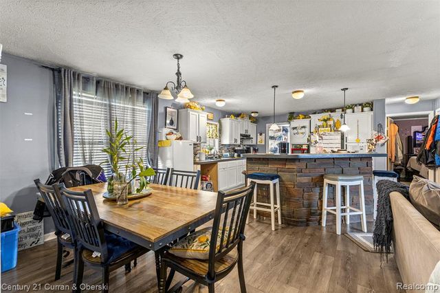 24702 Manchester, Flat Rock, MI 48134