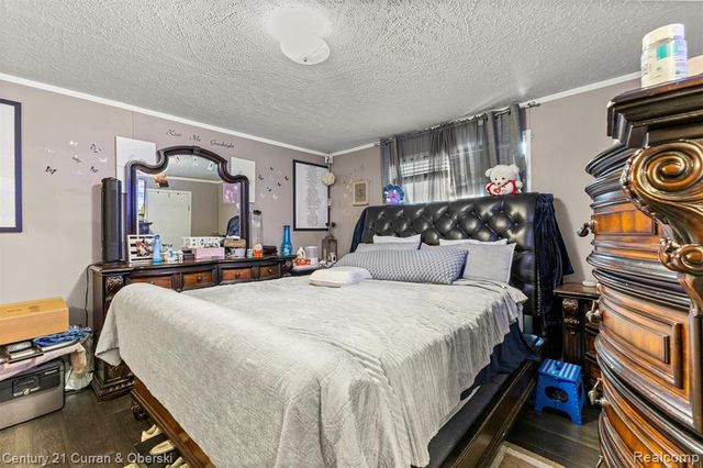 24702 Manchester, Flat Rock, MI 48134