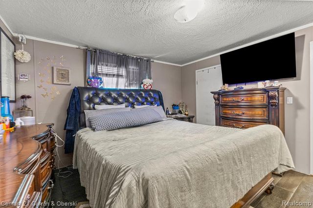 24702 Manchester, Flat Rock, MI 48134