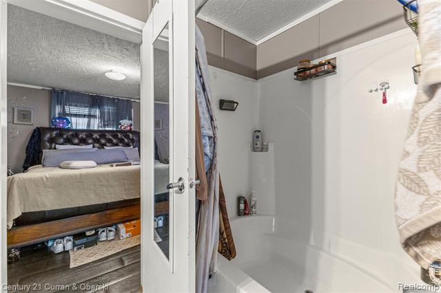 24702 Manchester, Flat Rock, MI 48134