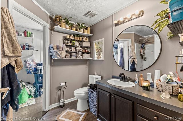 24702 Manchester, Flat Rock, MI 48134