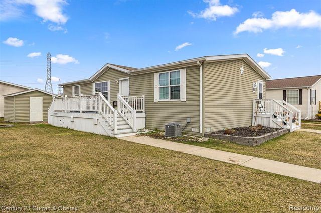 24702 Manchester, Flat Rock, MI 48134