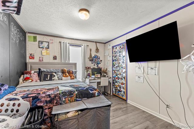 24702 Manchester, Flat Rock, MI 48134