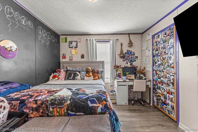 24702 Manchester, Flat Rock, MI 48134