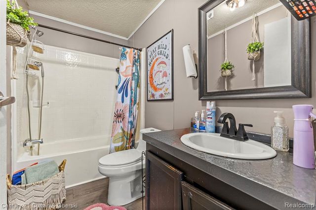 24702 Manchester, Flat Rock, MI 48134