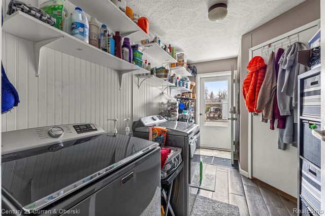 24702 Manchester, Flat Rock, MI 48134