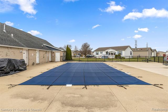 24702 Manchester, Flat Rock, MI 48134