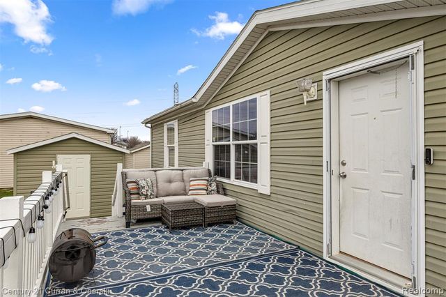 24702 Manchester, Flat Rock, MI 48134